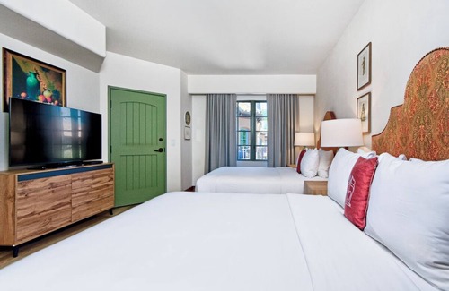 Los Gatos Hotel | Peaceful Unit with Outdoor Pool, Balcony Free Parking in California