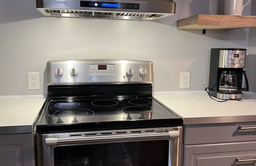 Fife House | Peaceful vibes and spacious! Only 7 minutes to Tacoma Dome!