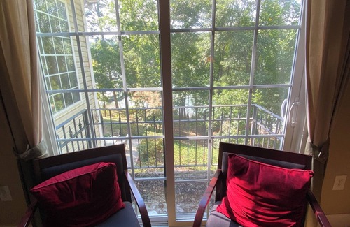 Anderson House | Peaceful waterfront lake living!