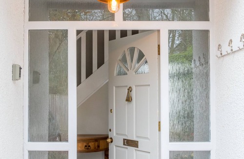 Bristol House | Peaceful Woodland Retreat a mile from Clifton