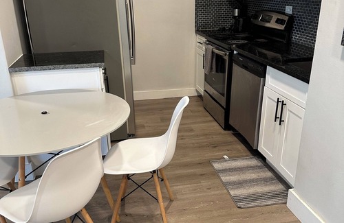 SoNo Apartment | Peachtree towers Newly renovated Condo