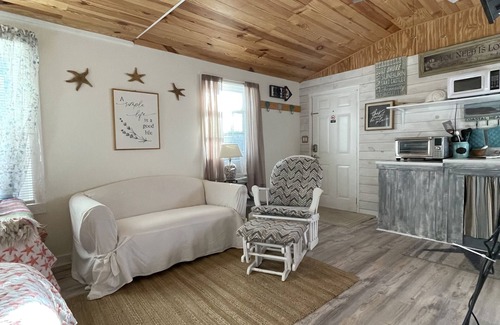 Supply Cottage | Peachy Beach ⛱️