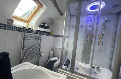 Talybont-on-Usk House | Peacock Cottage, Coity Bach