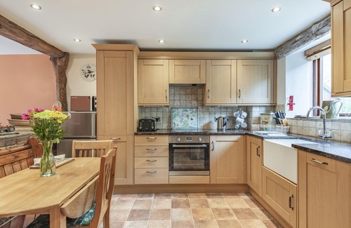 Sparrowpit Cottage | PEACOCK COTTAGE, family friendly, with a garden in Sparrowpit