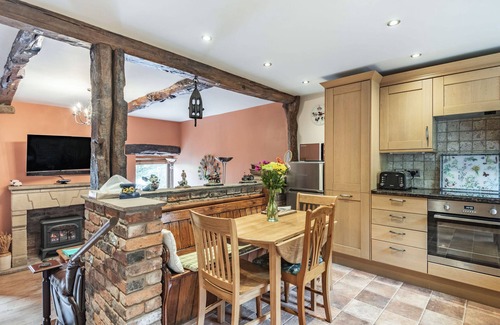 Sparrowpit Cottage | Peacock Cottage