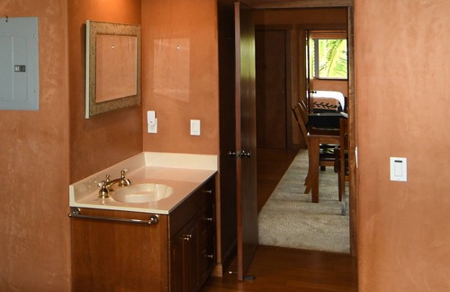 Pauwela Bed & Breakfast | Peahi Point Vacation Rental at Peahi-Jaws Surfing