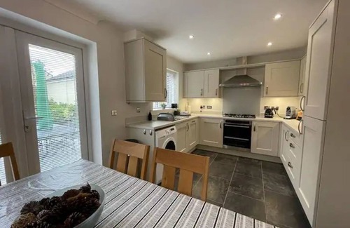 Chinley House | Peak District Haven: 7 Guests, Dogs & EV Charger| Pass the Keys