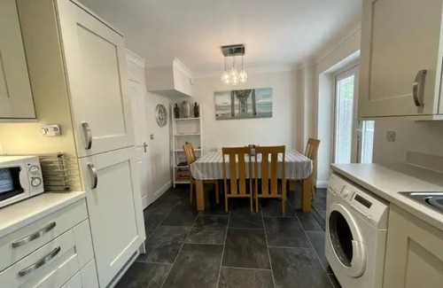 Chinley House | Peak District Haven: 7 Guests, Dogs & EV Charger| Pass the Keys