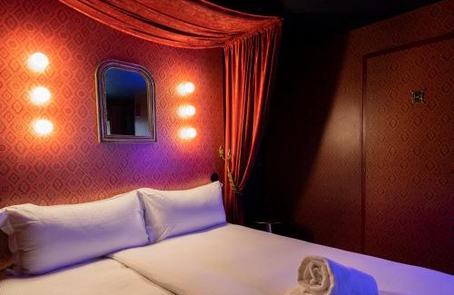 Saint-Ursanne Hotel | Peanut Medieval Lodge