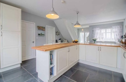 Bramcote House | Pear Tree House - Stylish Home in Nottingham.