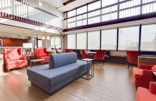 Miner Hotel | Pear Tree Inn Sikeston