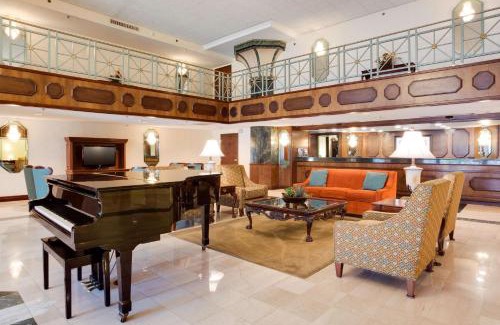 Downtown St. Louis Hotel | Pear Tree Inn St Louis Convention Center