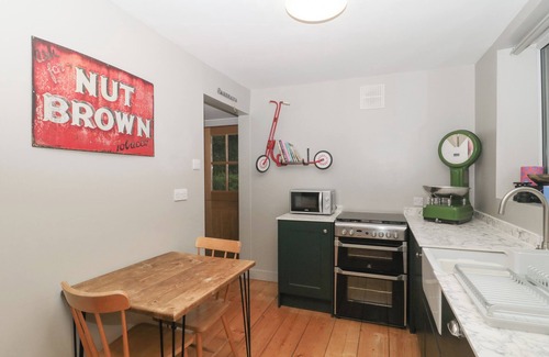 Langport Cottage | Pear Tree Lodge