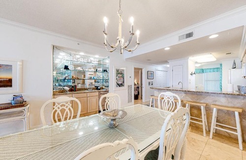 Navarre Beach Hotel | Pearl 203