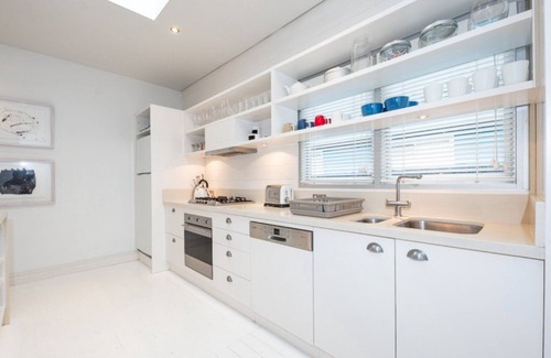 Pearl Beach House | Pearl Beach House - Pool & WIFI available