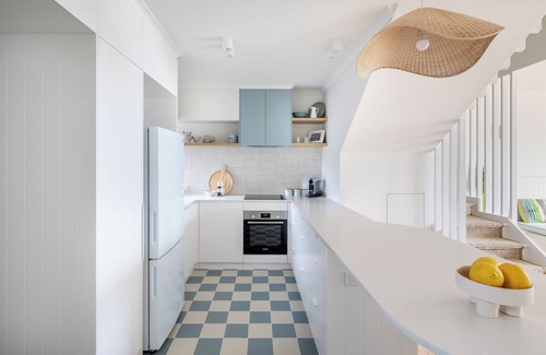 Semaphore Park Condo | Pearl Designer Beachfront Couples Retreat Semaphore Park