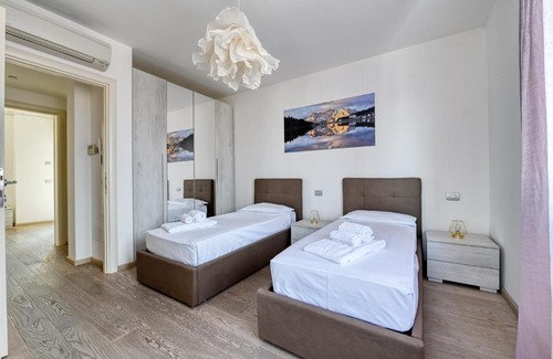 Lugana Apartment | Pearl House - Sirmione Holiday - Jacuzzi Privata