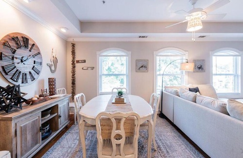 Bluffton House | Pearl of the Promenade