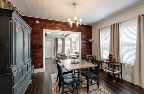 Tobin Hill House | Pearl Place - Walking Dist. to Pearl & Riverwalk North.