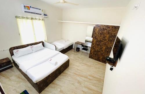 Tirupati Hotel | Pearl Stays, Tirupati - Very convenient for the people coming from Bangalore and Chennai - You can skip city traffic while reaching any temple in Tirupati - Covered Parking - 24hrs Front Desk and Hot Water - Free WiFi - Flexible Checkin-in Check-out times