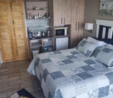 Glentana Apartment | Pearl White Sands