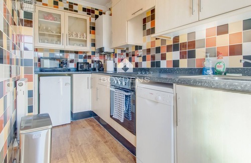 Walton on the Naze House | Pebble Cottage - A modern end of terraced house conveniently located to both Walton and Frinton
