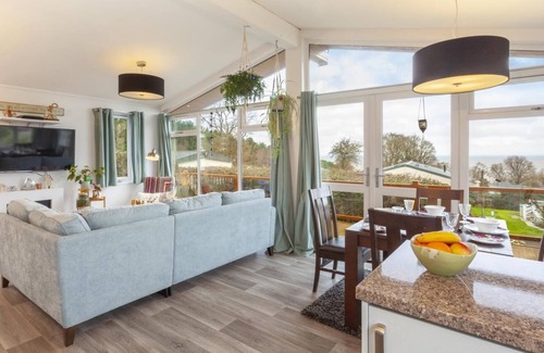 Old Cleeve Apartment | Pebble Lodge, Watchet