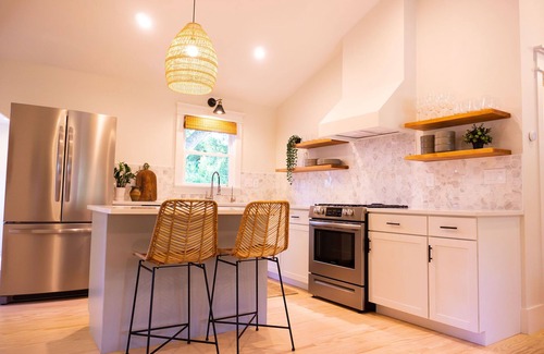 Wilmington House | Pecan Paradise: near Beach & Downtown!