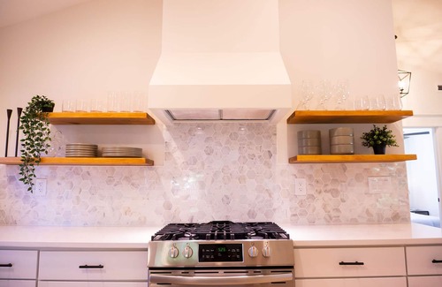 Wilmington House | Pecan Paradise: near Beach & Downtown!