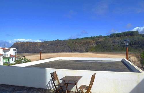Baiona House | PEDRA DOS CORVOS Beach House - Cozy & Spacious Studio 50 mt from Odeceixe Beach