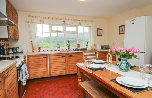 Eskdale Cottage | PEEL PLACE NODDLE, pet friendly, with hot tub in Eskdale Green