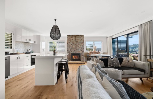 Robertson House | 'Peelwood Cottage' - Moments from Robertson Village with 360 ° Escarpment Stunning Views.