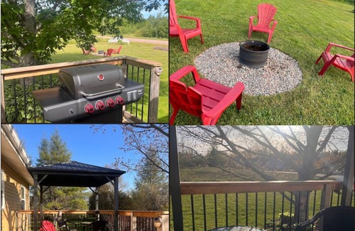 Wellington House | PEI Home (3 Bedroom, 4 Beds, Washer & Dryer, Air Conditioning, Fire Pit.)