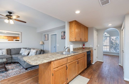 Pelham House | Pelham Palace near Oak Mountain Park