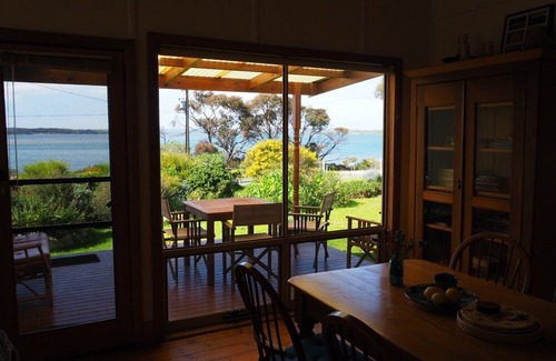 Muston Cottage | Pelican Cottage - Sanctuary Sunrises