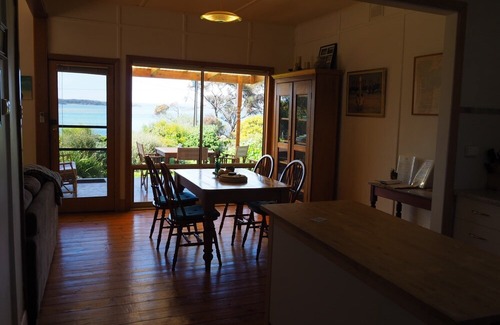 Muston Cottage | Pelican Cottage - Sanctuary Sunrises