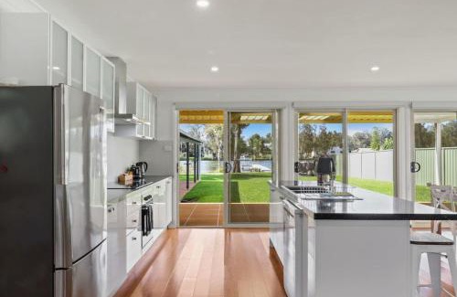Dora Creek House | Pelican Paradise
