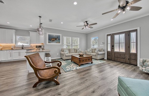 Gulf Pines House | Pelican Perch - Private Pool, Direct Private Beach Access & Golf Cart Avail!