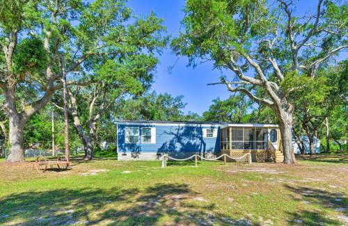Harkers Island House | Pelican Place Coastal Cottage Walk to Back Sound