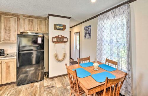 Harkers Island House | Pelican Place Coastal Cottage Walk to Back Sound