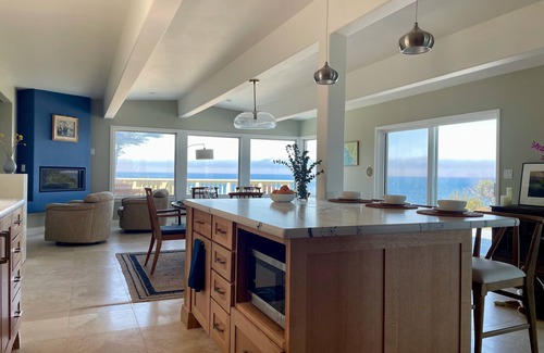 Gualala House | Pelican Point - Oceanfront Blufftop on 1 Acre, Hot Tub, Dog Friendly!