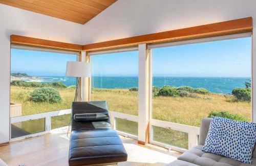 Sea Ranch House | Pelican's Landing - Amazing Views & Hot Tub