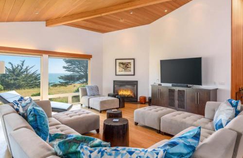Sea Ranch House | Pelican's Landing - Amazing Views & Hot Tub