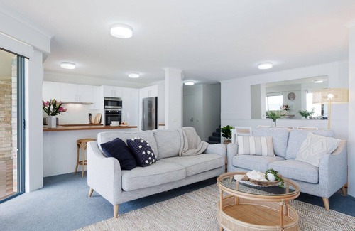 Soldiers Point Apartment | Pelican Sands, 3/83 Soldiers Point Rd - stunning waterfront unit, magical views & air conditioning