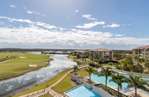 Pelican Waters Apartment | PELICAN WATERS RESORT UNIT 425