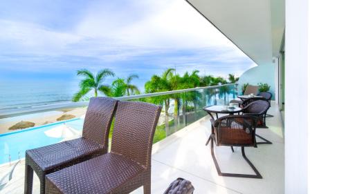 North Hotel Zone Apartment | Península T3 1A Luxurious Ocean View Getaway by Kivoya