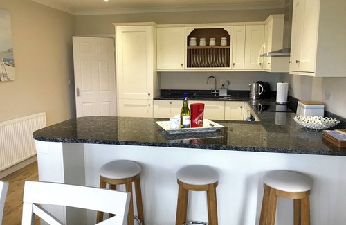 Prestatyn Cottage | PEN Y FRITH BUNGALOW, pet friendly, with a garden in Prestatyn