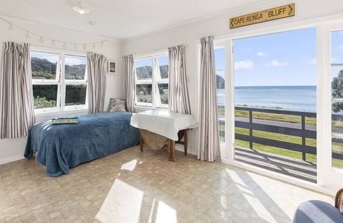Russell Cottage | Pencarrow Cottage - Russell Holiday Home