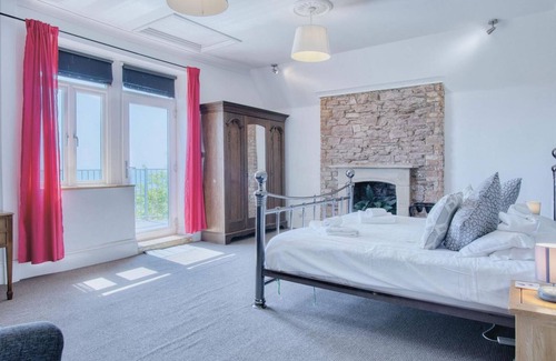 Pendine House | Pendine Manor - 9 Bedroom Manor House - Pendine