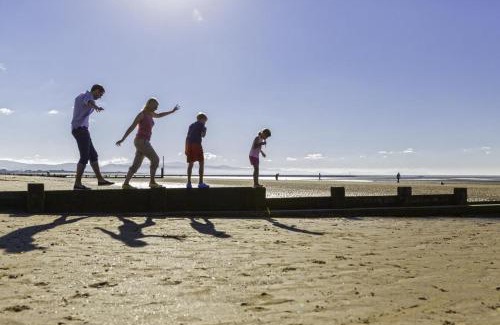 Rhyl House | Pendre Seaside Lodge